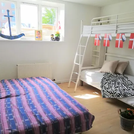 5 Min Walk To Lego House - 80M2 - 2 Bedroom Apartment With Garden Lejlighed