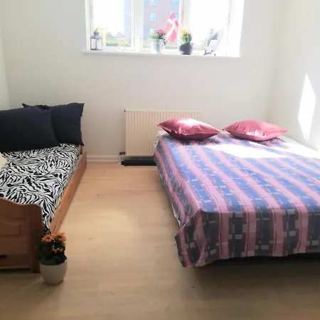 5 Min Walk To Lego House - 80M2 - 2 Bedroom Apartment With Garden Lejlighed *